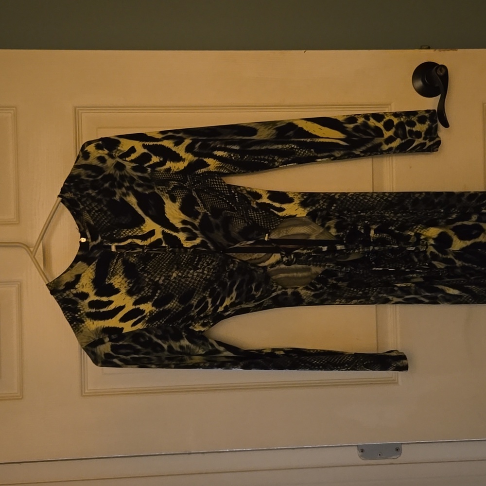 CATSUIT ONE PIECE BLACK AND YELLOW STRETCHY Great On Or Halloween Cat